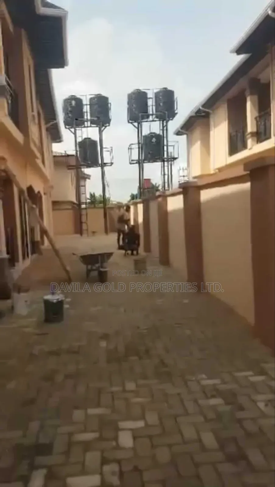 20bdrm Block of Flats in Benin City for sale in Benin City