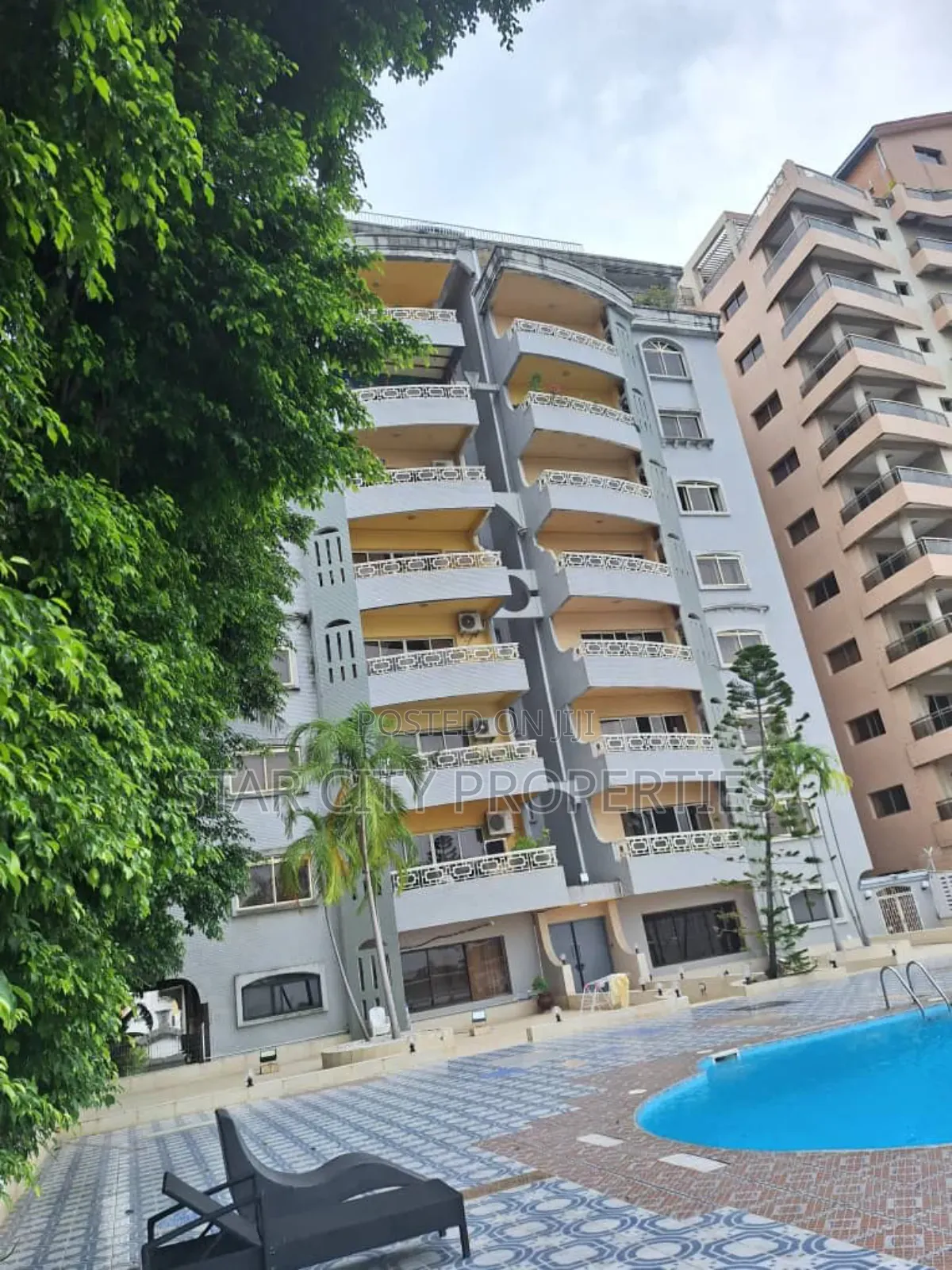 18bdrm Block of Flats in Lekki Lagos, Ilasan for sale in Ilasan