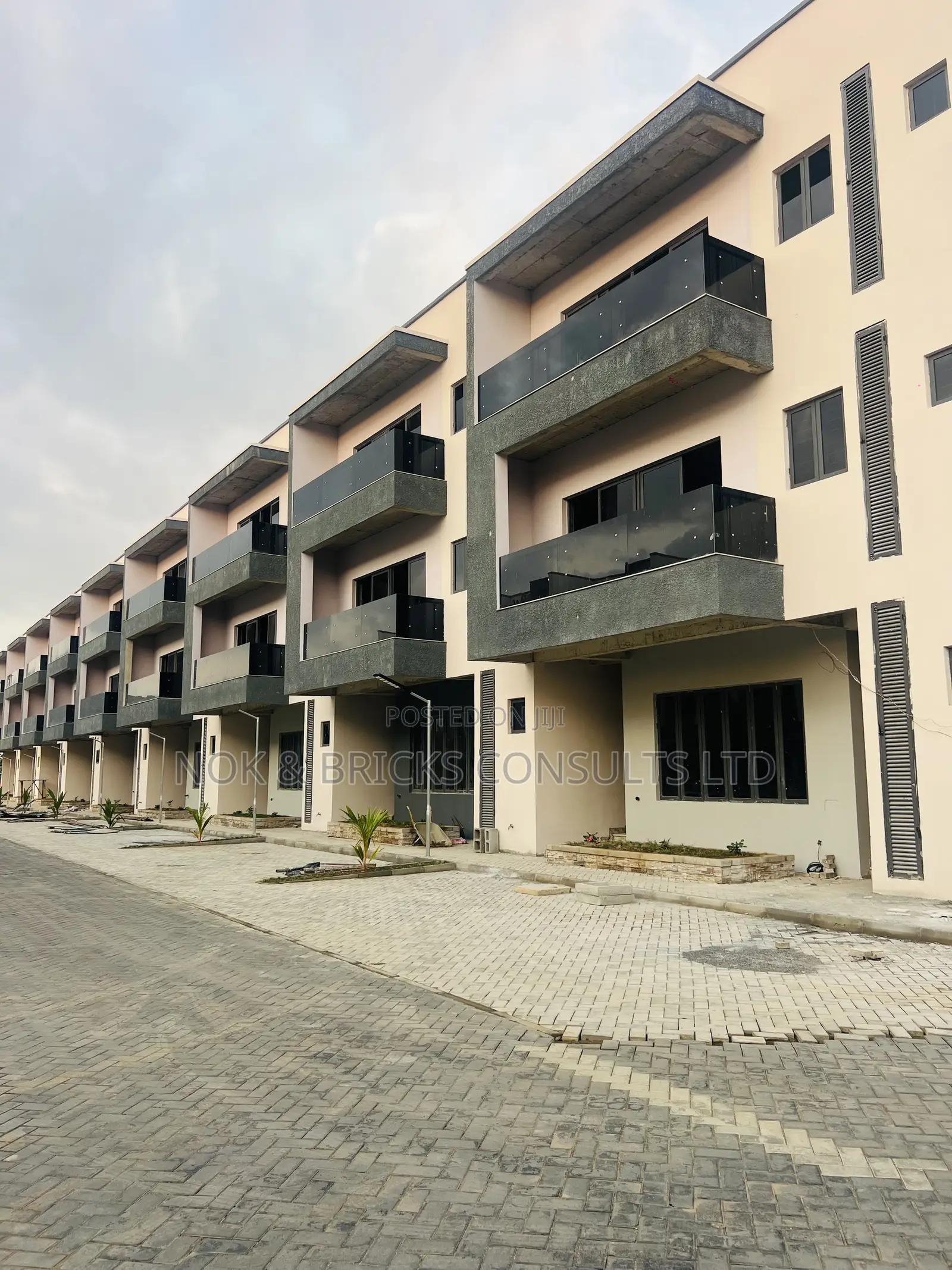 4bdrm Duplex in Comfort Homes, Jahi for sale in Jahi