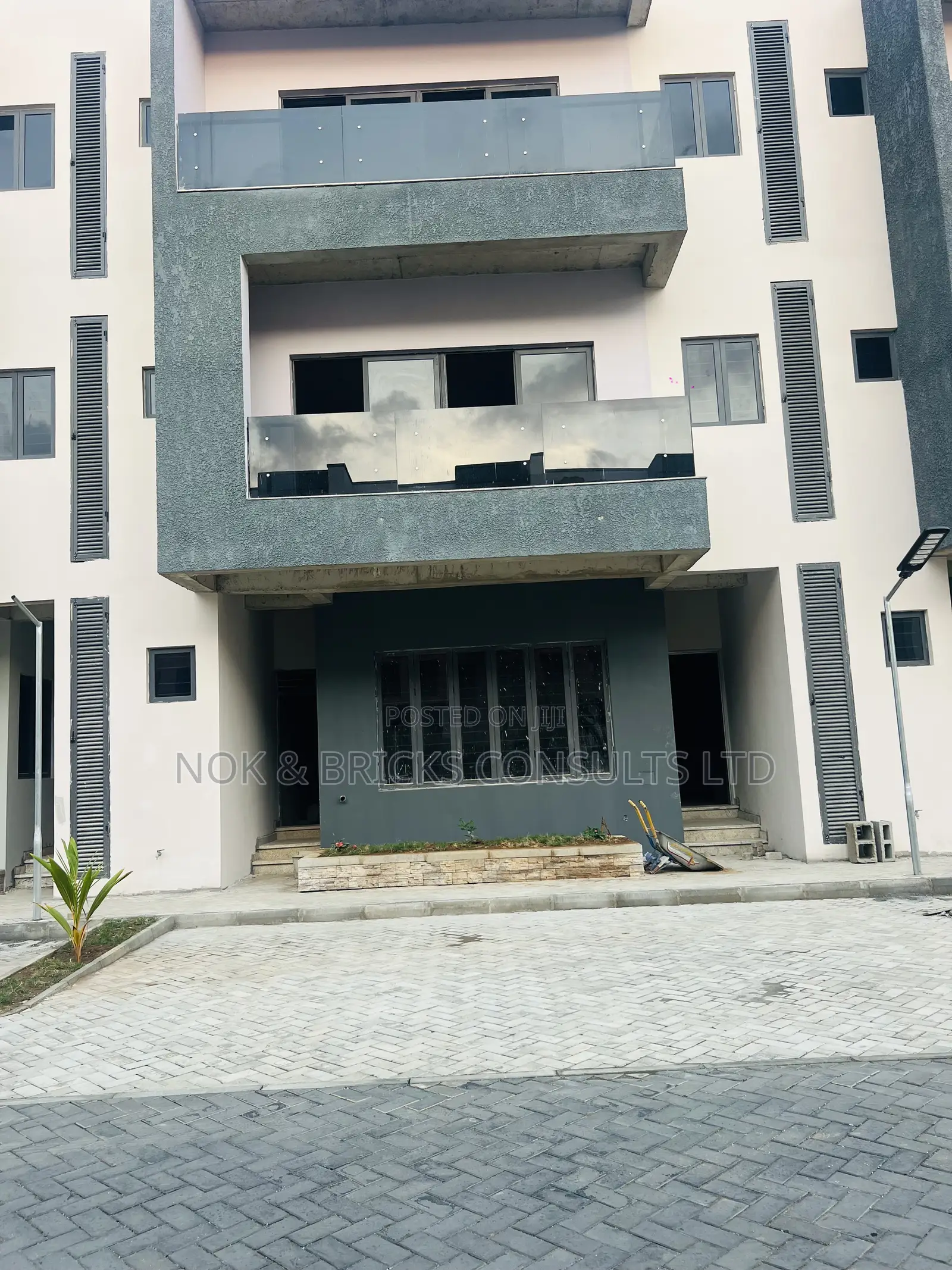 4bdrm Duplex in Comfort Homes, Jahi for sale in Jahi