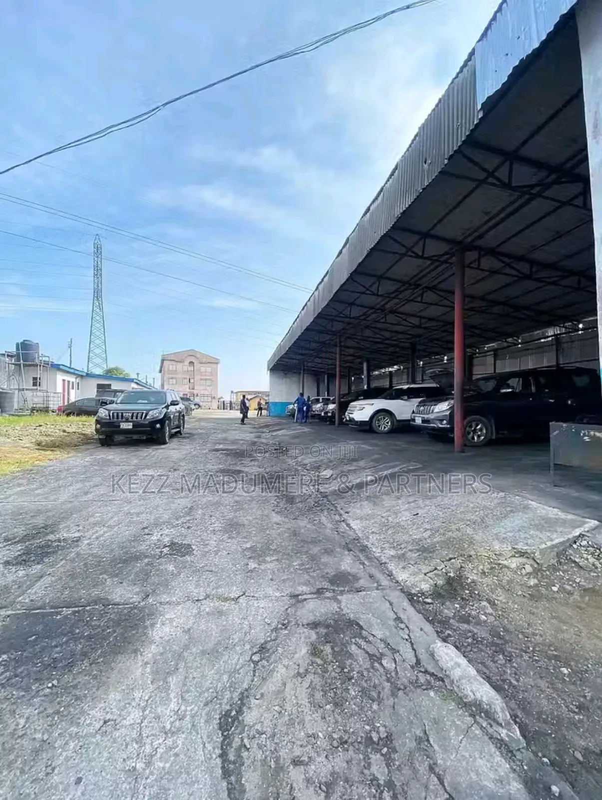 For Sale: Company Office Plaza on 14 Plots at Aba Road Port Harcourt in Port-Harcourt