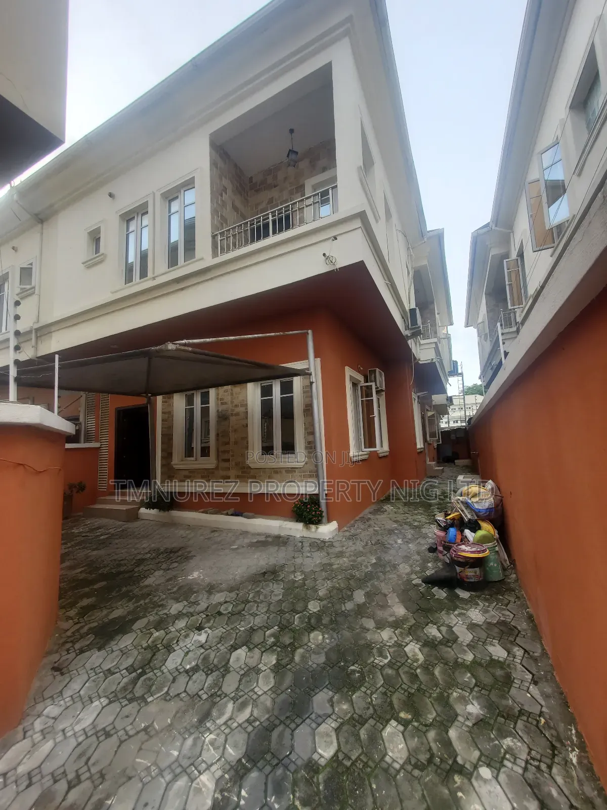 Studio Apartment in Chevron for rent in Chevron