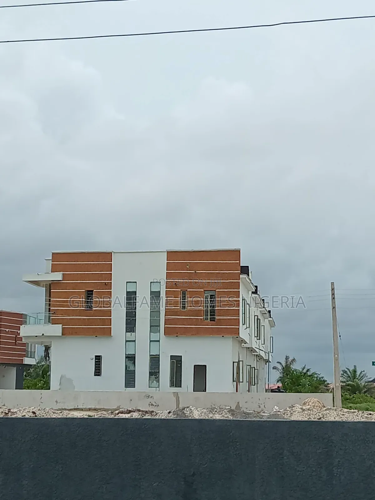 4bdrm Duplex in Adiva By Beachwood, Lakowe for sale in Lakowe