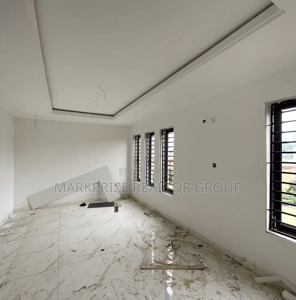 4bdrm Duplex in Maryland Lagos for sale in Maryland