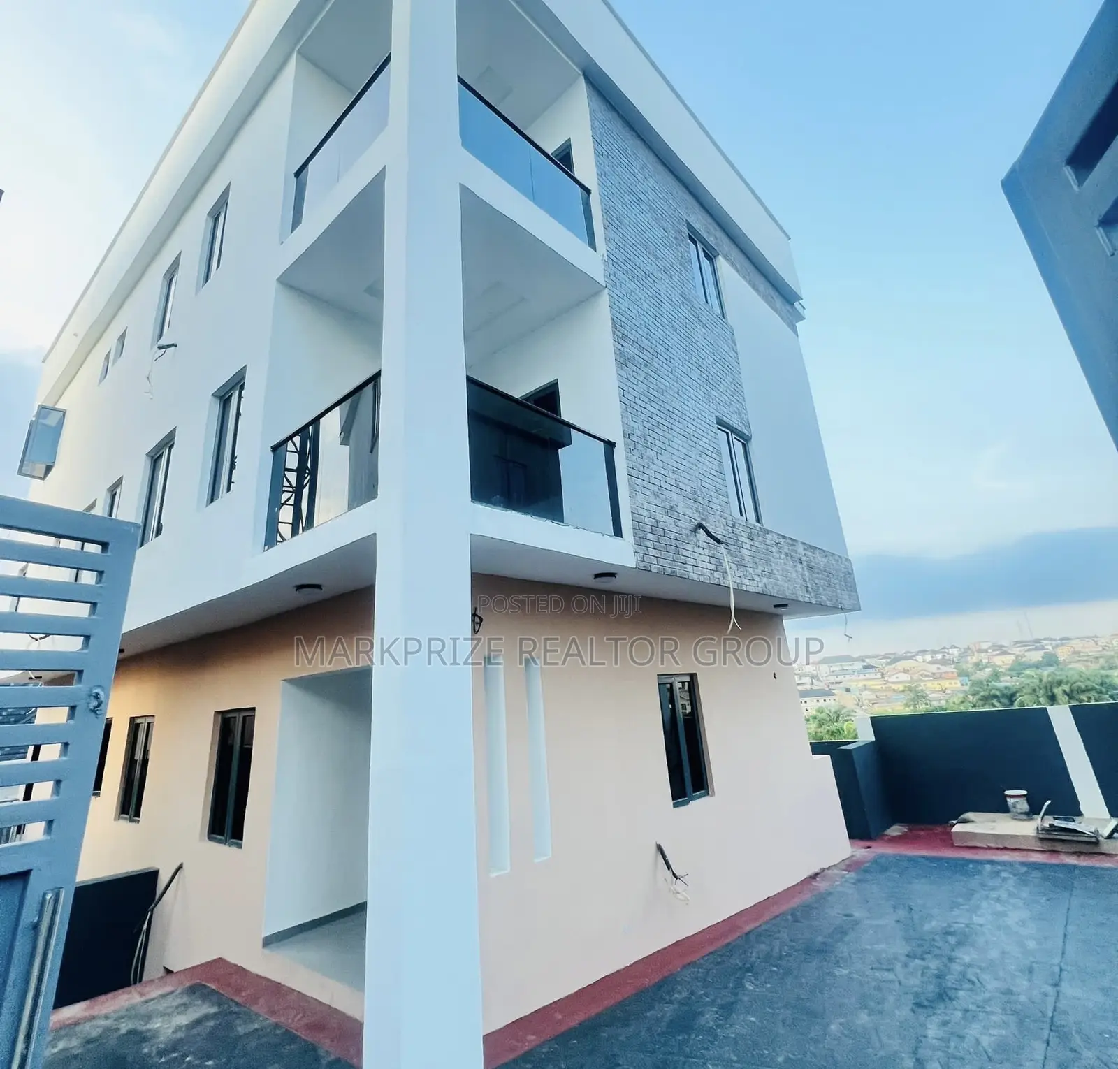 5bdrm Duplex in Magodo Phase 2 Lagos for sale in Magodo