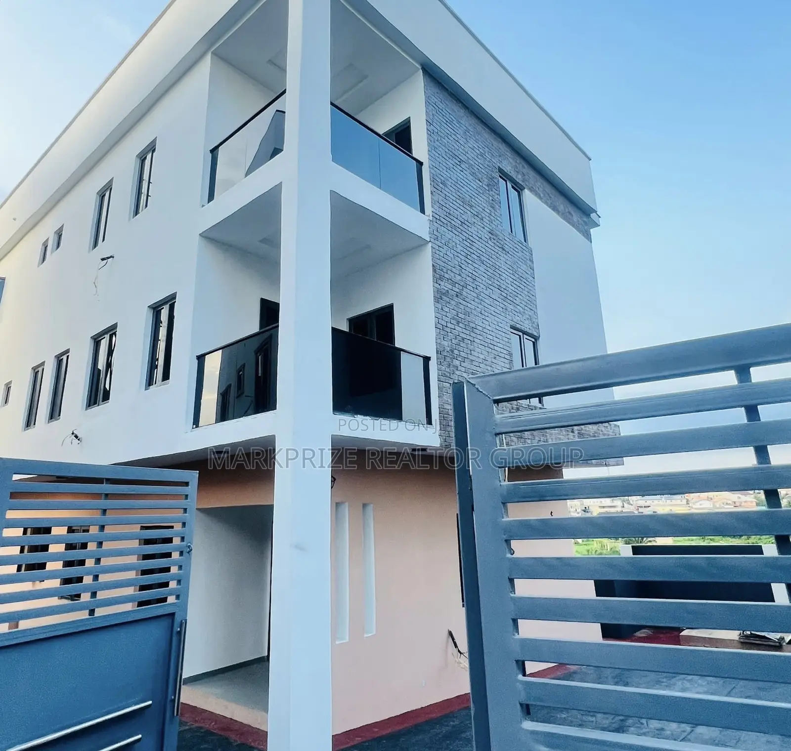 5bdrm Duplex in Magodo Phase 2 Lagos for sale in Magodo