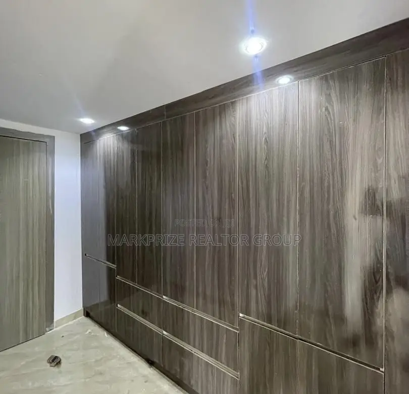 4bdrm Duplex in Surulere Lagos for sale in Surulere