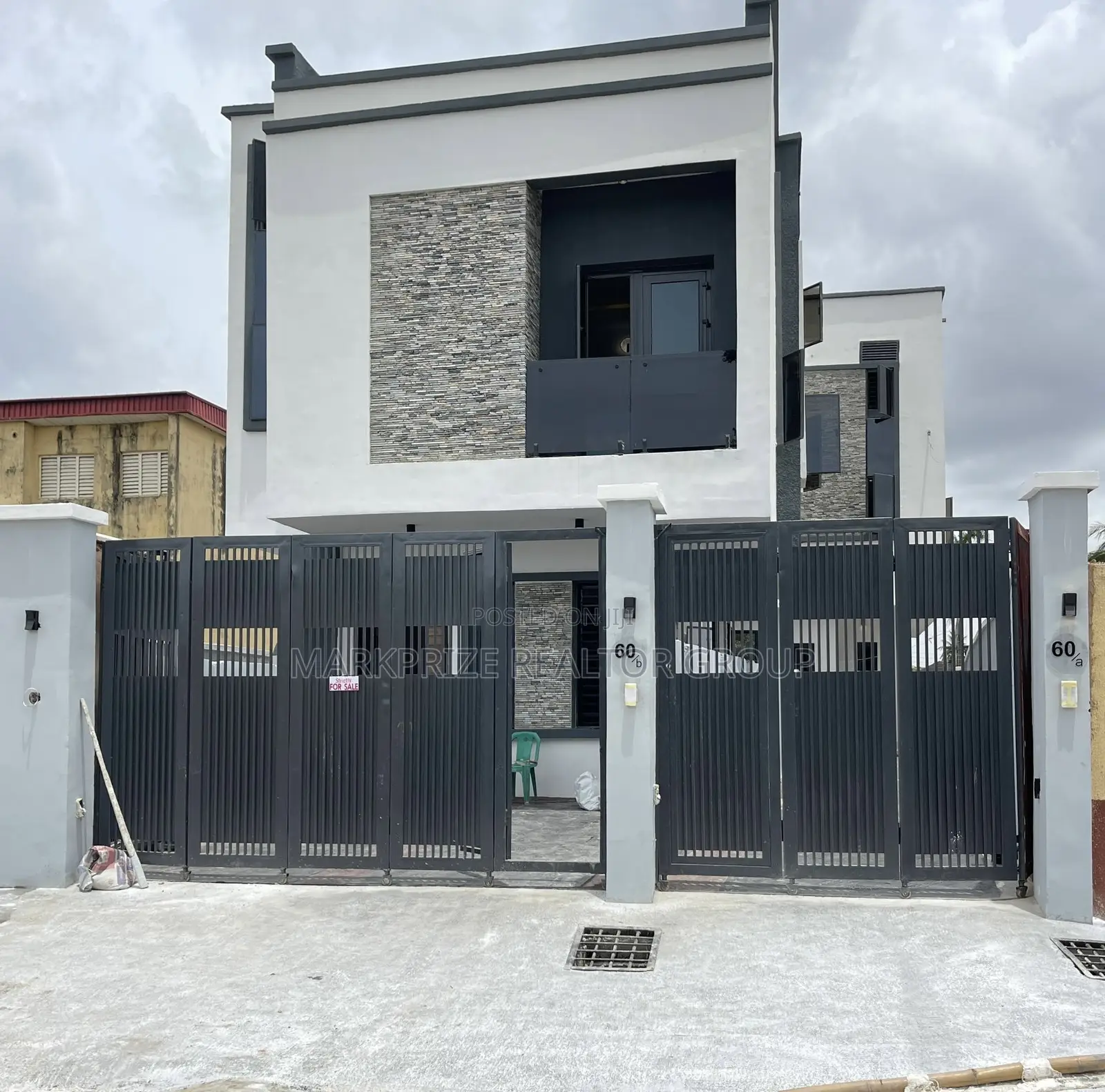 4bdrm Duplex in Surulere Lagos for sale in Surulere