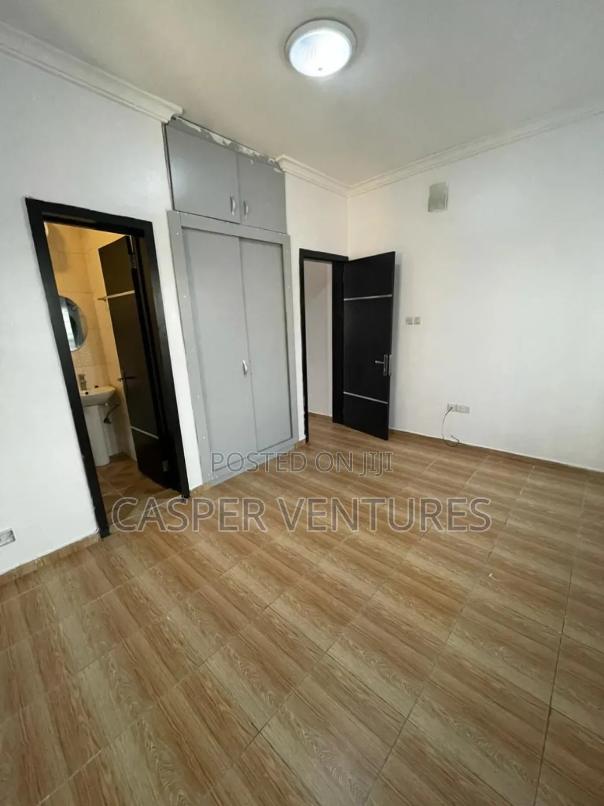 Furnished 1bdrm Room & Parlour in Off Alpha Beach, Lekki Phase 2 in Lekki Phase 2