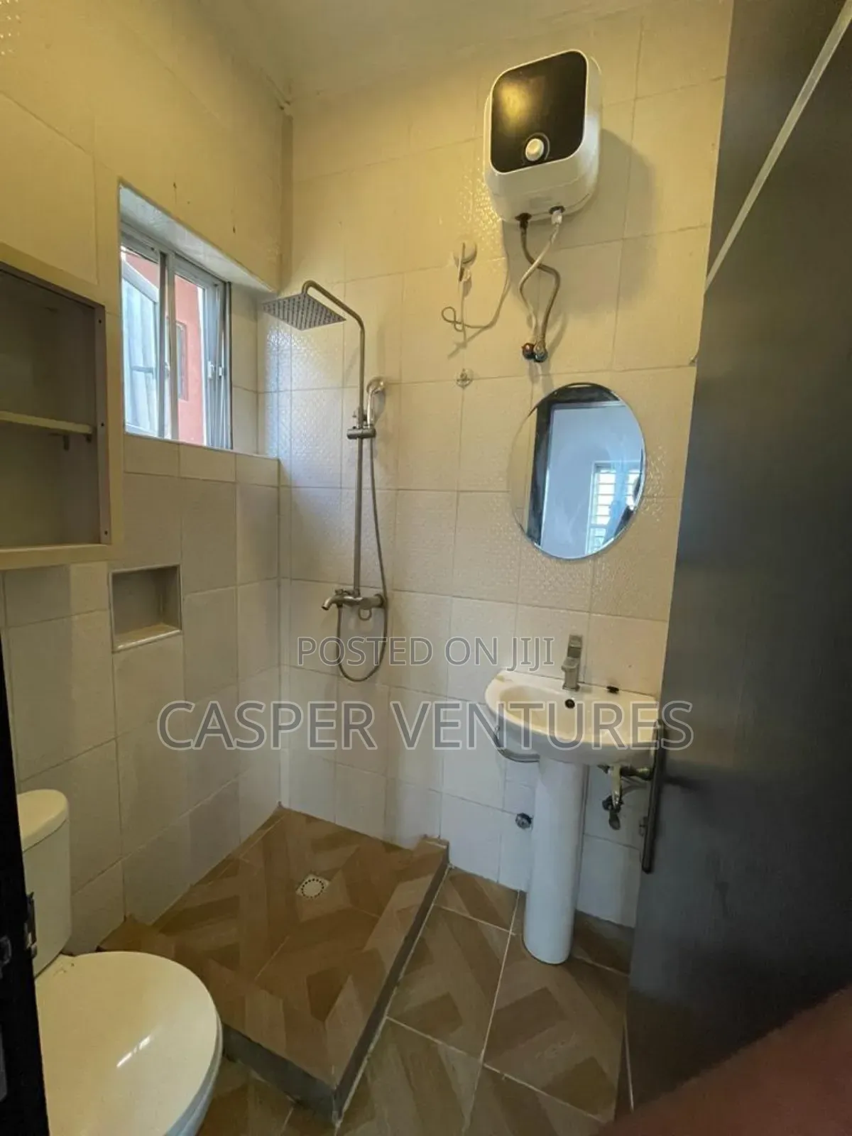 Furnished 1bdrm Room & Parlour in Off Alpha Beach, Lekki Phase 2 in Lekki Phase 2
