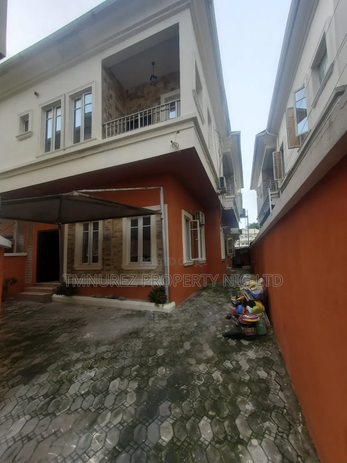 Studio Apartment in Chevron for rent in Chevron