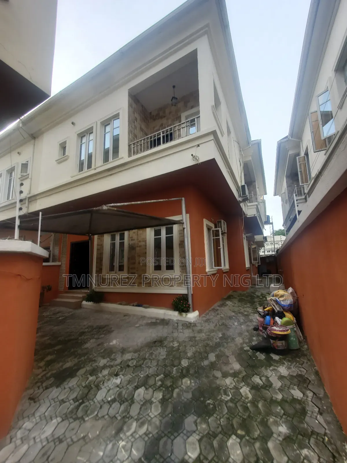 Studio Apartment in Chevron for rent in Chevron