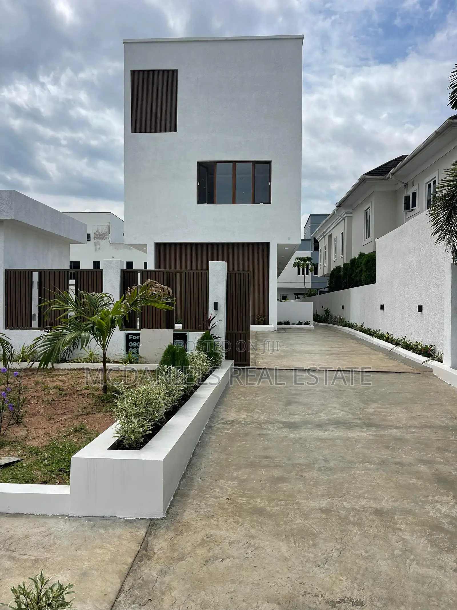 4bdrm Duplex in Osapa london for sale in Osapa london