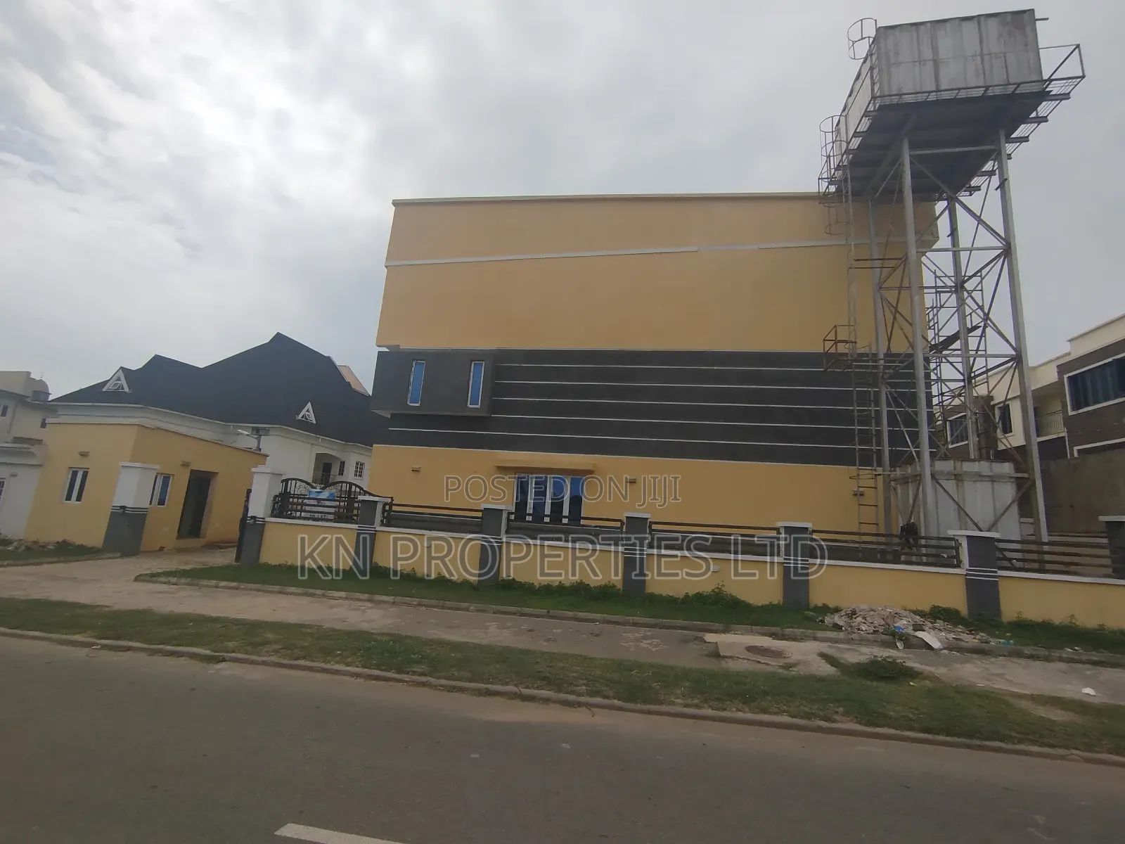 4bdrm Duplex in Diplomatic Zone, Guzape District for rent in Guzape District