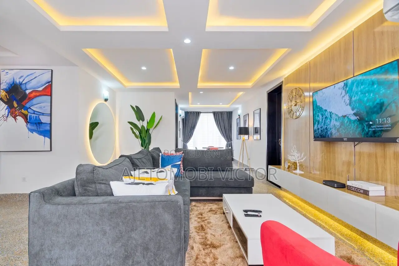 Luxury 3bedroom Apartment With Ps5 and Snooker in Lekki Phase 1