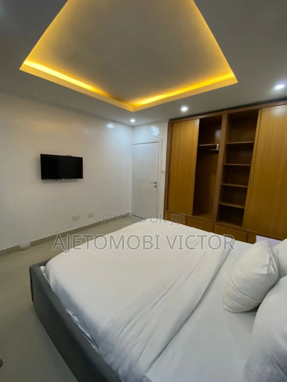 Beautiful Waterfront 3bedroom With Snooker and Swimming Pool in Lekki Phase 1