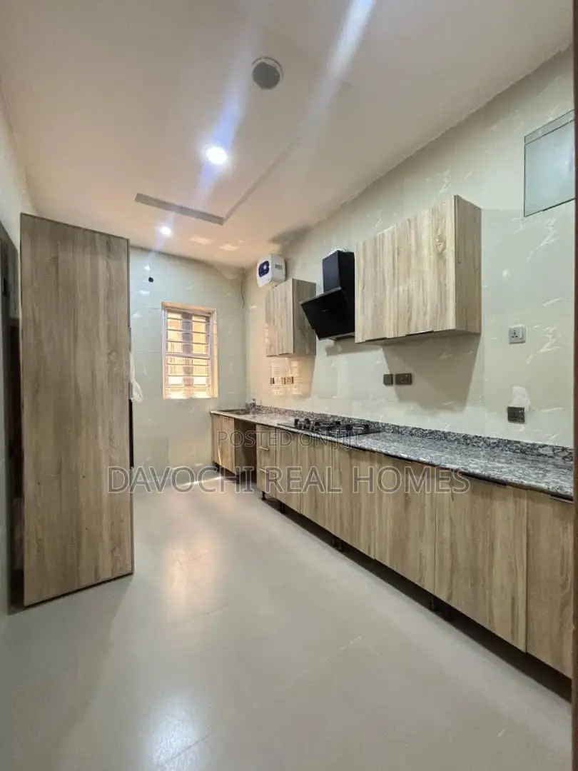 4bdrm Duplex in Orchid Road, Lekki Phase 2 for rent in Lekki Phase 2