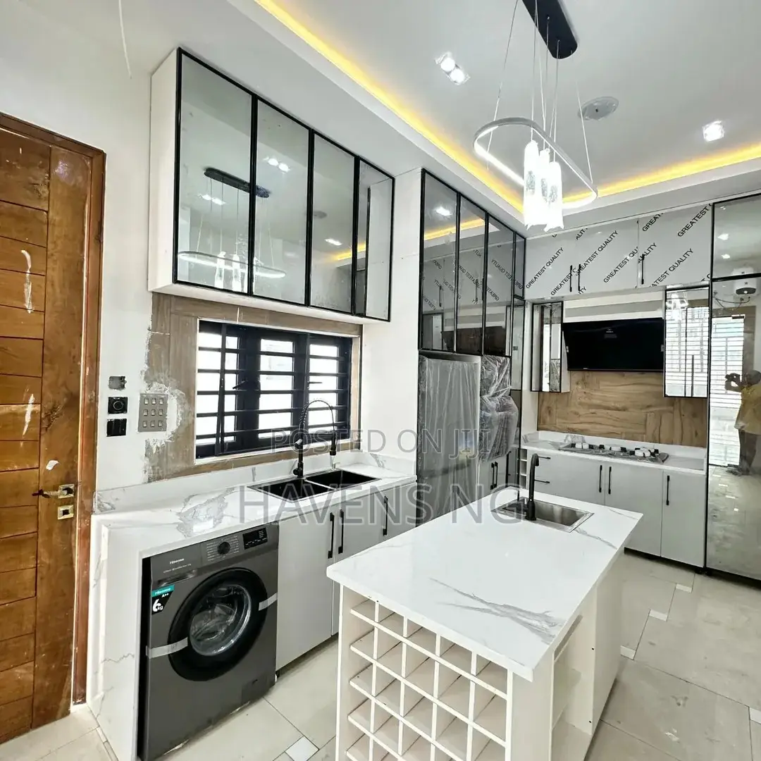 4bdrm Duplex in Lekki Phase 2 for sale in Lekki Phase 2
