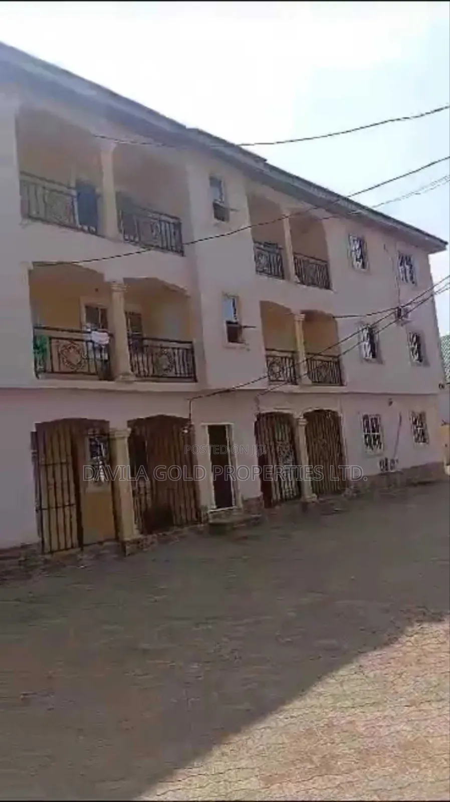 18bdrm Block of Flats in Benin City for sale in Benin City