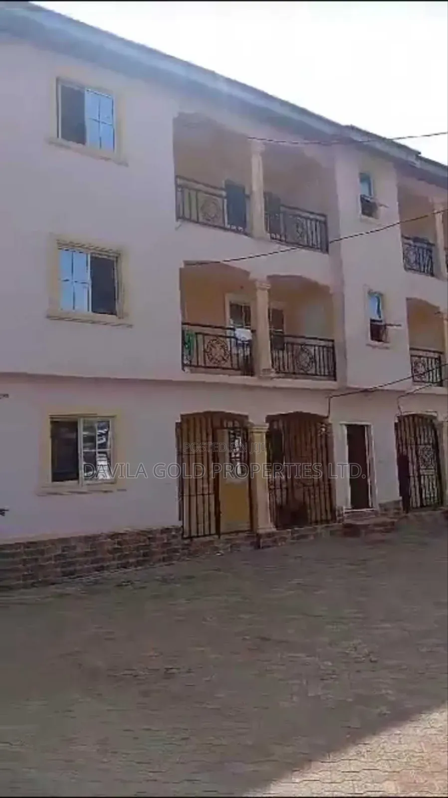 18bdrm Block of Flats in Benin City for sale in Benin City