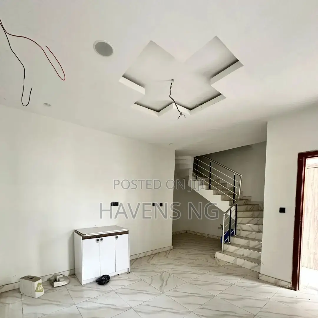 4bdrm Duplex in Lekki Phase 2 for sale in Lekki Phase 2