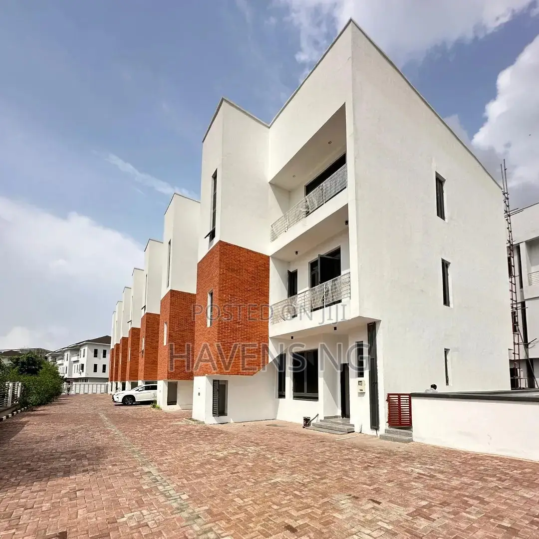 4bdrm Duplex in Lekki Phase 1 for sale in Lekki Phase 1