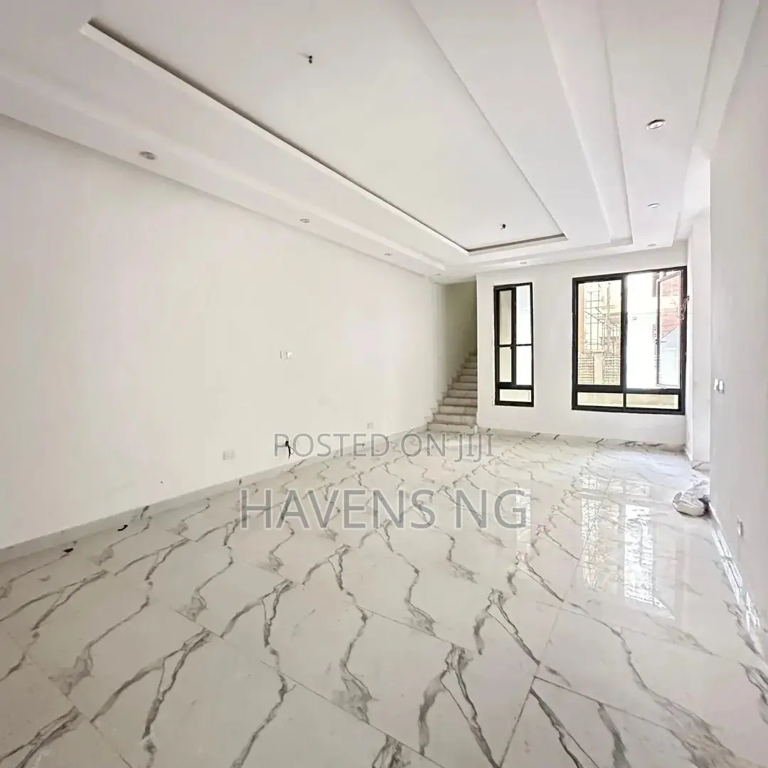 4bdrm Duplex in Lekki Phase 1 for sale in Lekki Phase 1