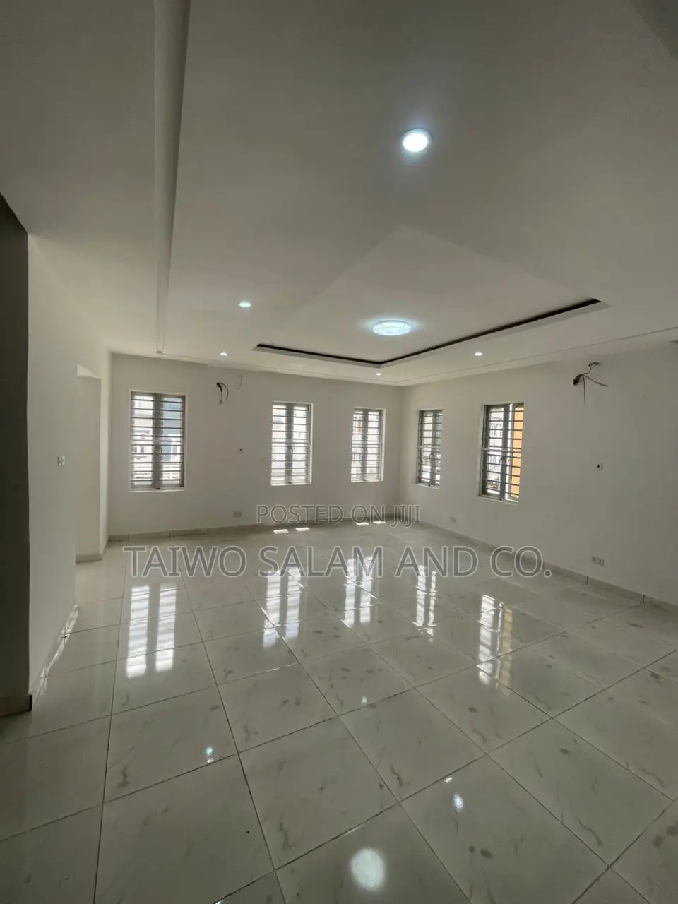 4bdrm Duplex in Jericho for sale in Jericho