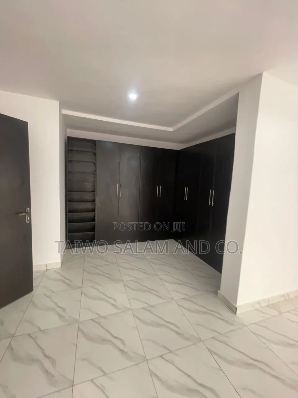 4bdrm Duplex in Jericho for sale in Jericho