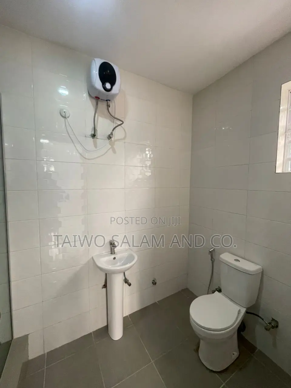 4bdrm Duplex in Jericho for sale in Jericho