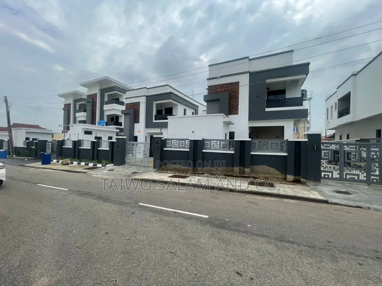 4bdrm Duplex in Akobo for sale in Akobo