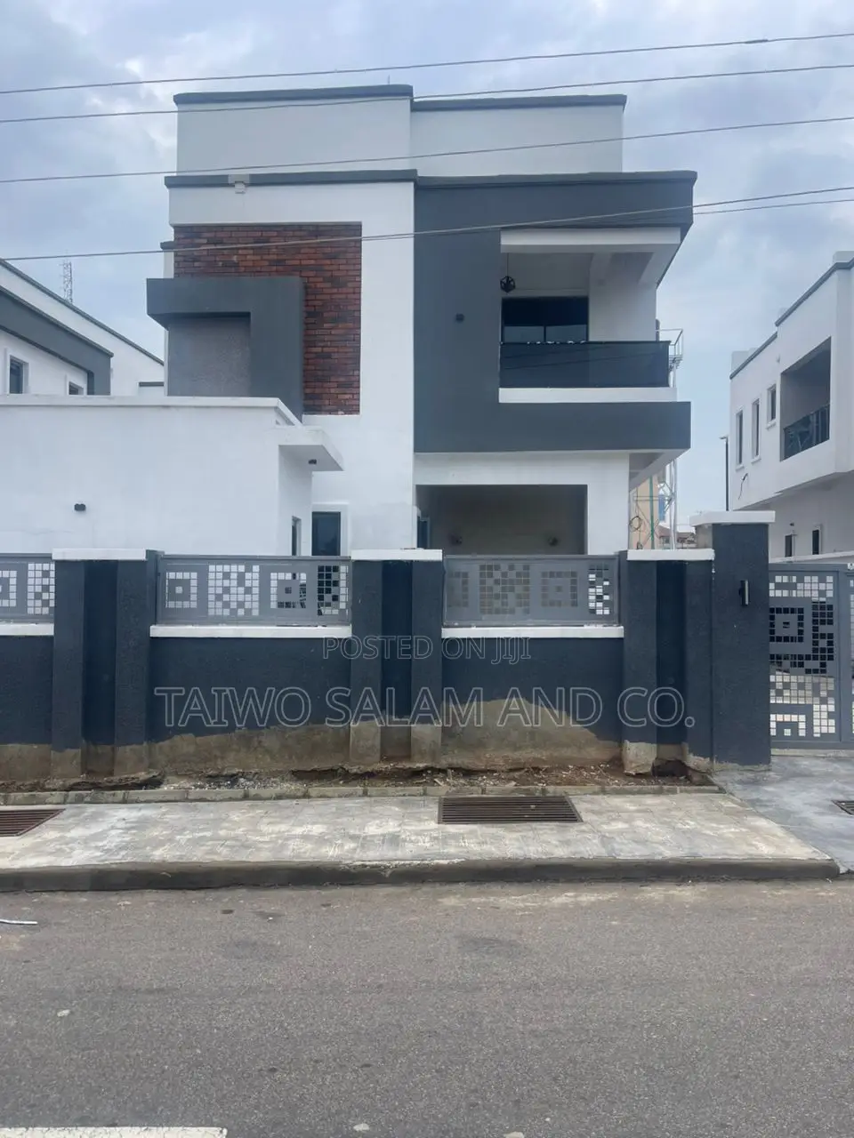 4bdrm Duplex in Akobo for sale in Akobo