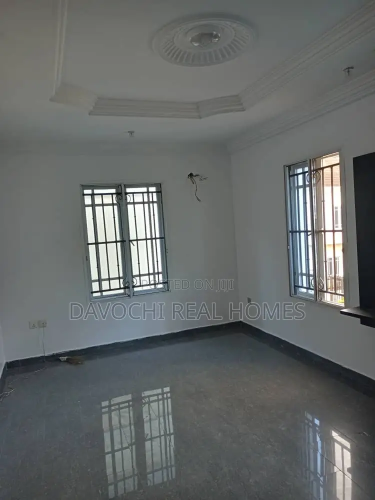4bdrm Duplex in Agungi for rent in Agungi