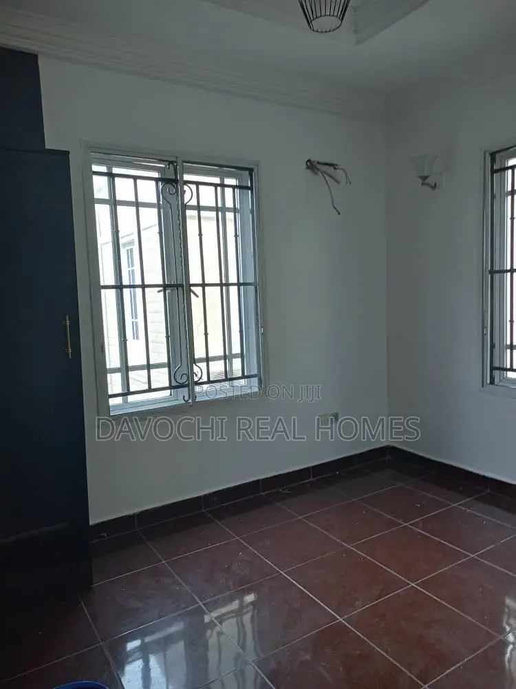 4bdrm Duplex in Agungi for rent in Agungi