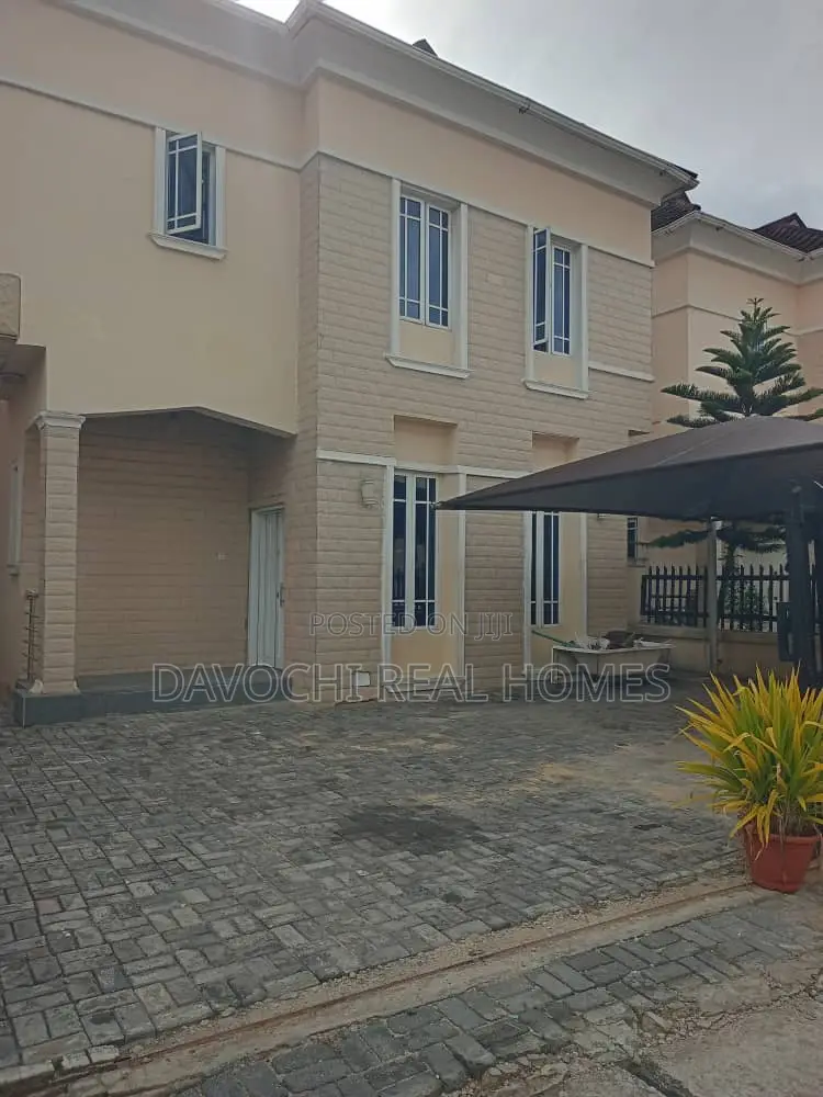4bdrm Duplex in Agungi for rent in Agungi