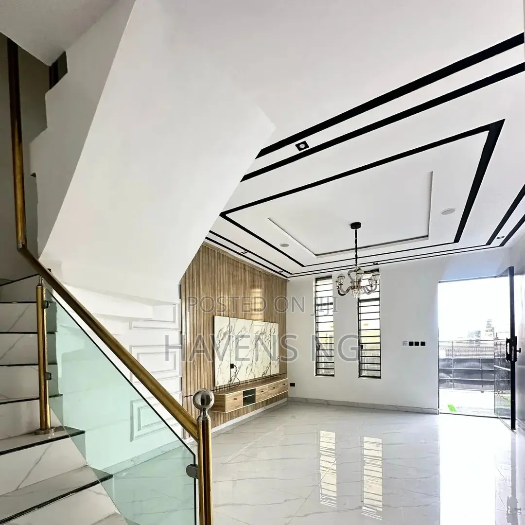 4bdrm Duplex in Agungi for sale in Agungi