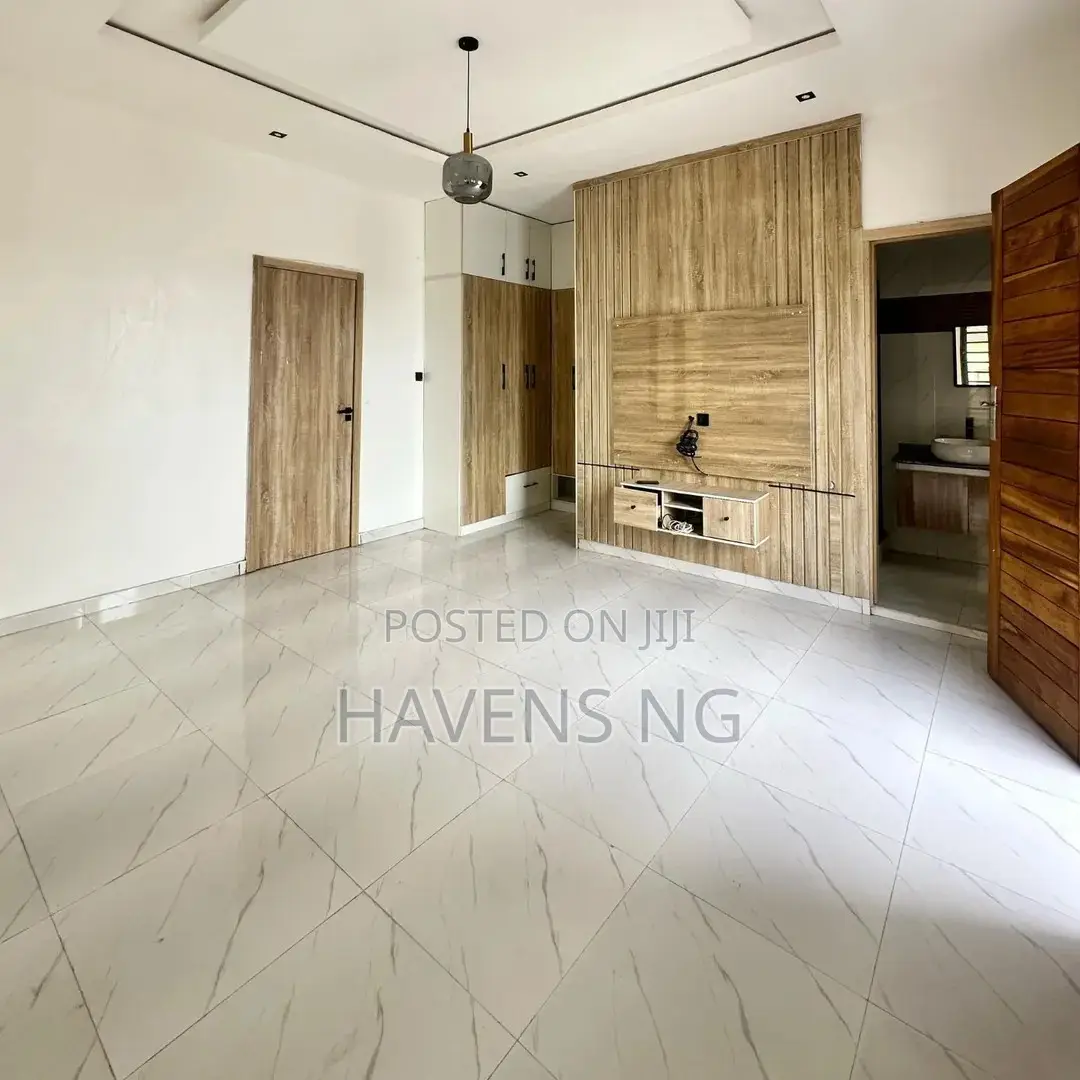 4bdrm Duplex in Agungi for sale in Agungi