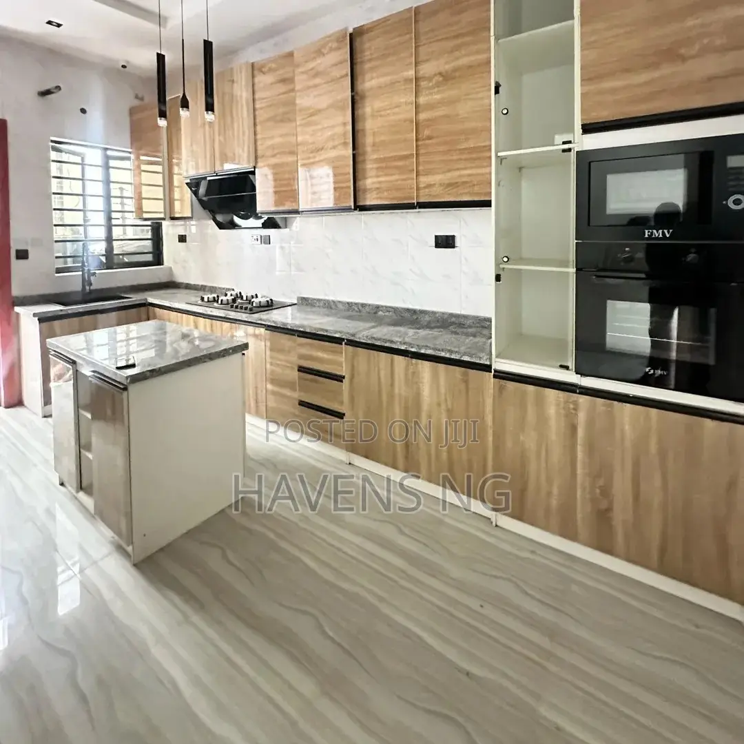 4bdrm Duplex in Agungi for sale in Agungi