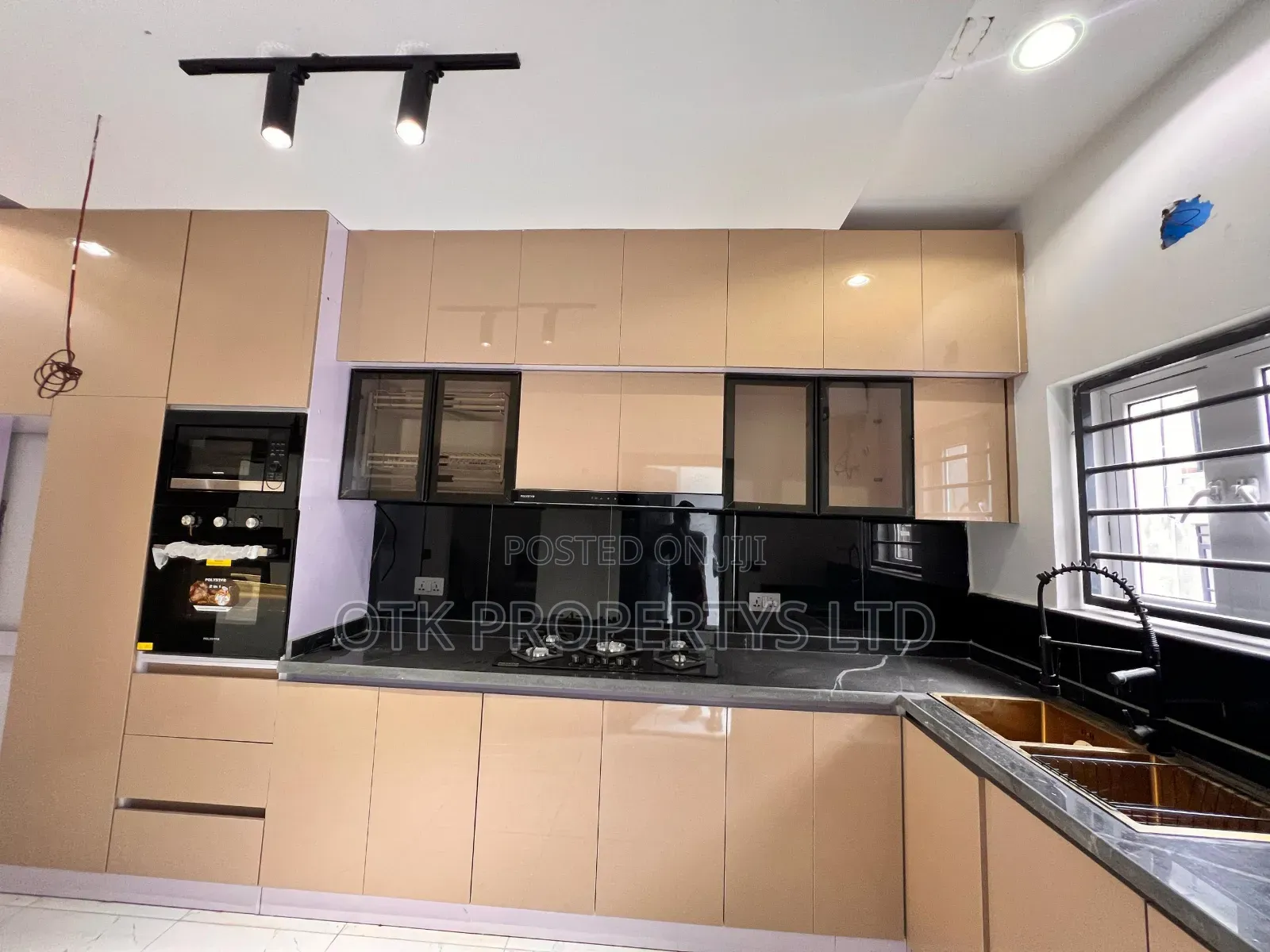 4bdrm Duplex in Camp David Estate, Gwarinpa for sale in Gwarinpa