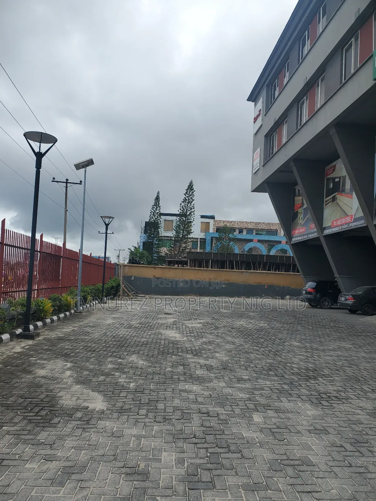 Office Space for Rent at Jakande Axis in Jakande
