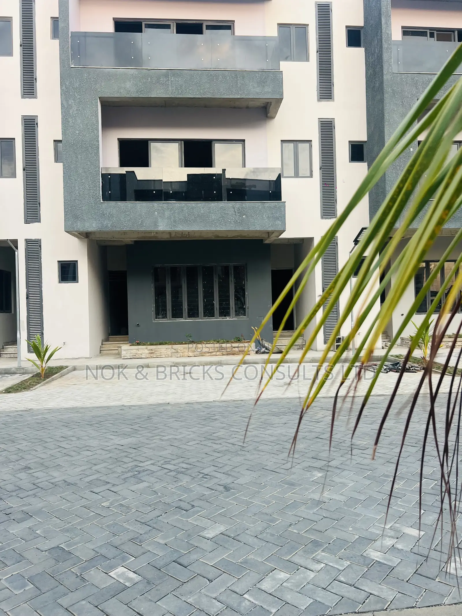 4bdrm Duplex in Comfort Homes, Jahi for sale in Jahi