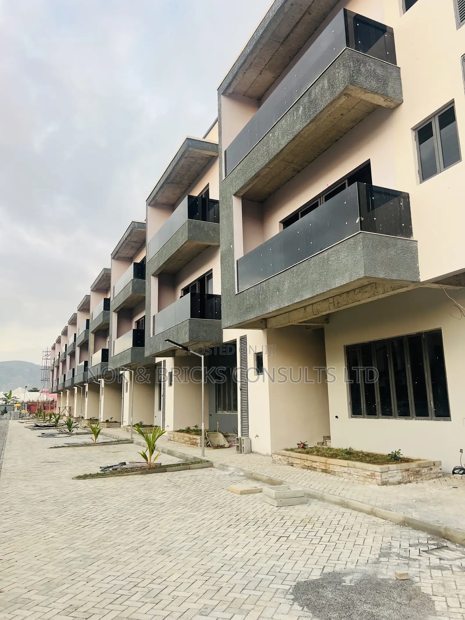4bdrm Duplex in Comfort Homes, Jahi for sale in Jahi