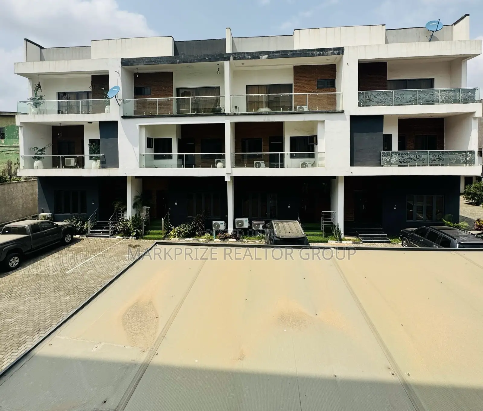 4bdrm Duplex in Agege Pen Cinema for sale in Agege