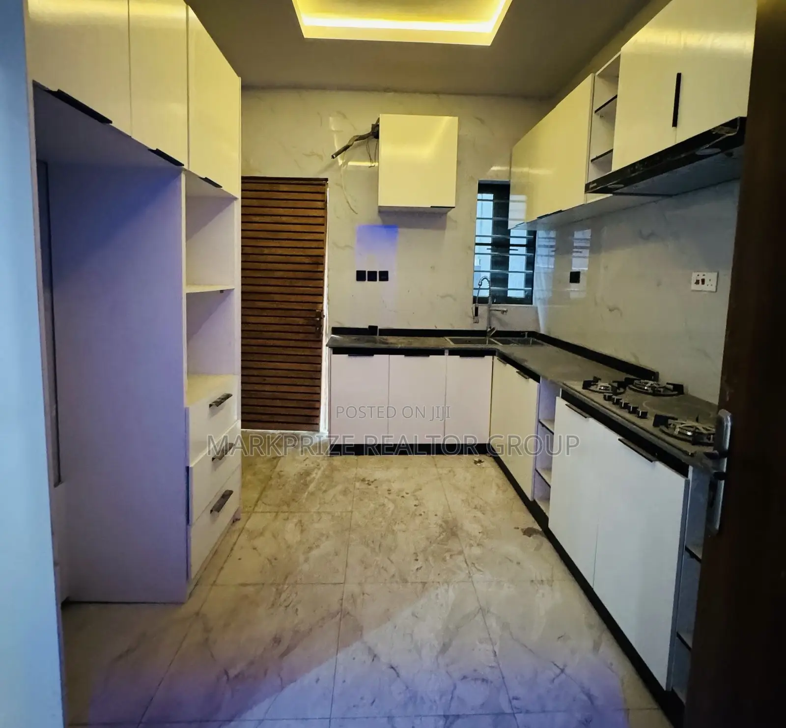 4bdrm Duplex in Opebi Ikeja Lagos for sale in Opebi