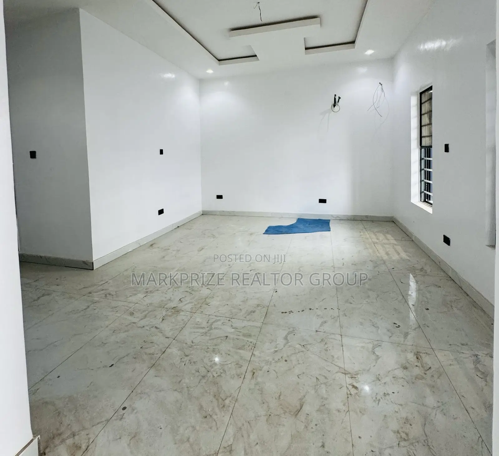 4bdrm Duplex in Opebi Ikeja Lagos for sale in Opebi