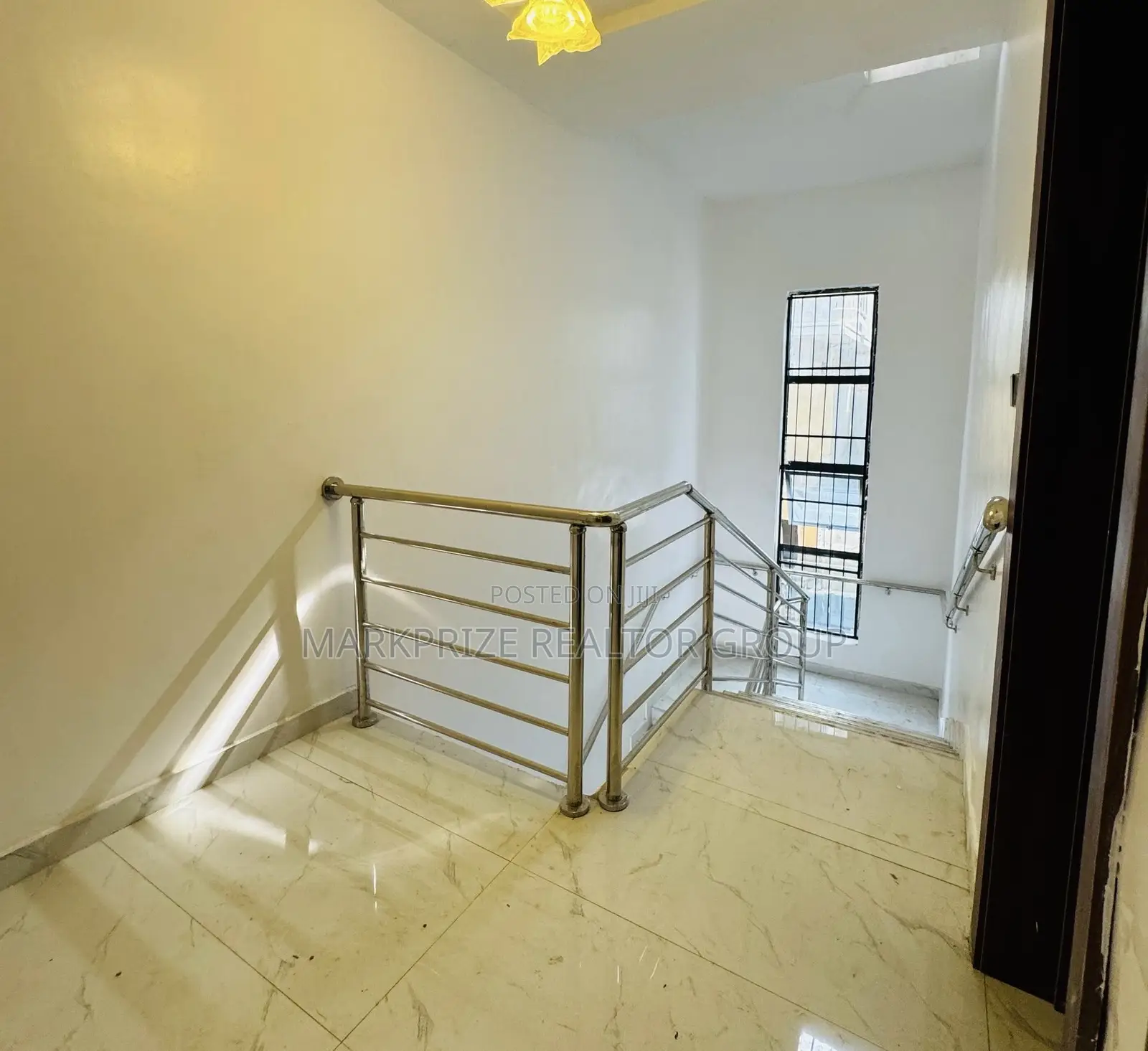 4bdrm Duplex in Opebi Ikeja Lagos for sale in Opebi