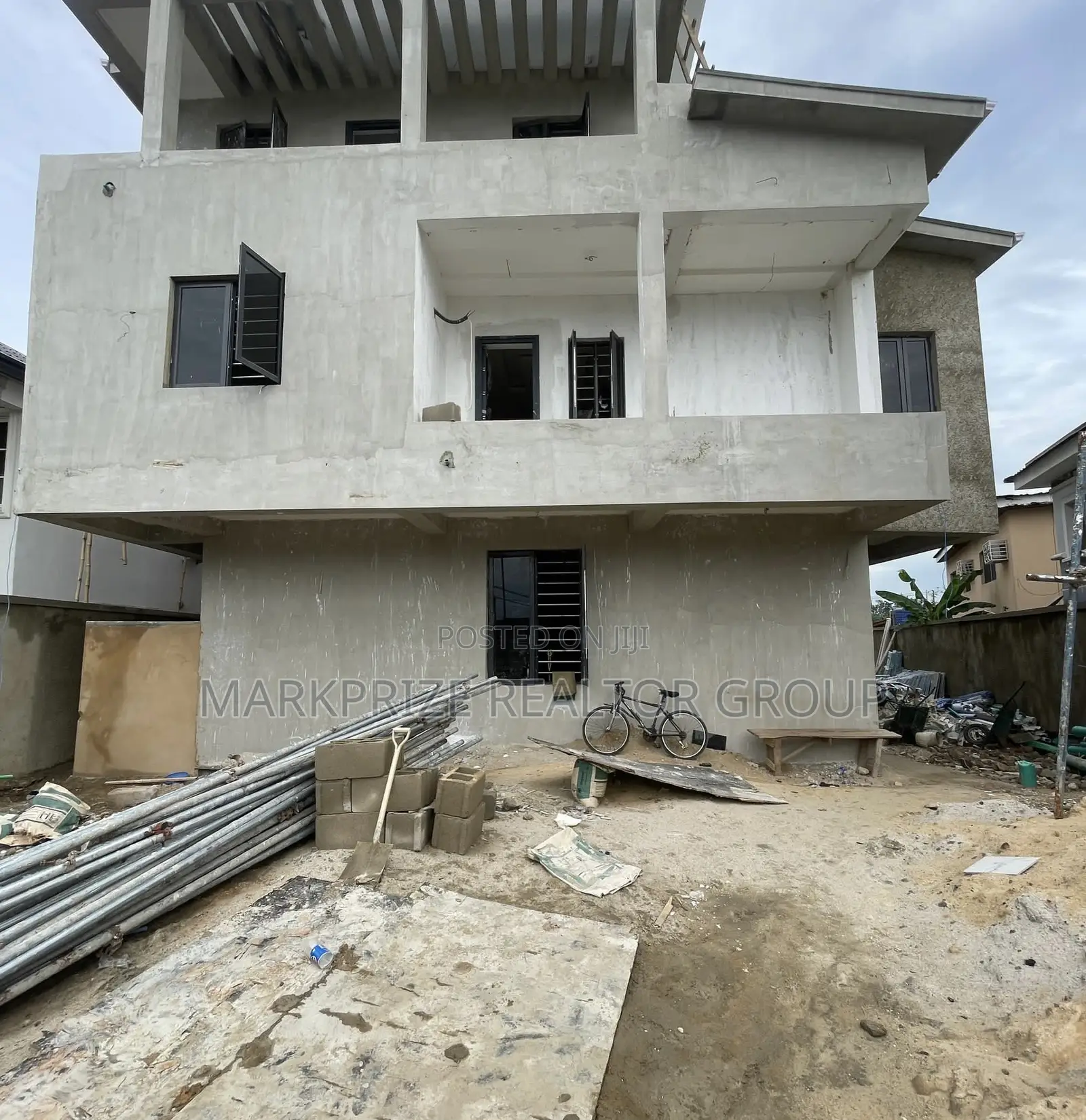 4bdrm Duplex in Surulere Lagos for sale in Surulere