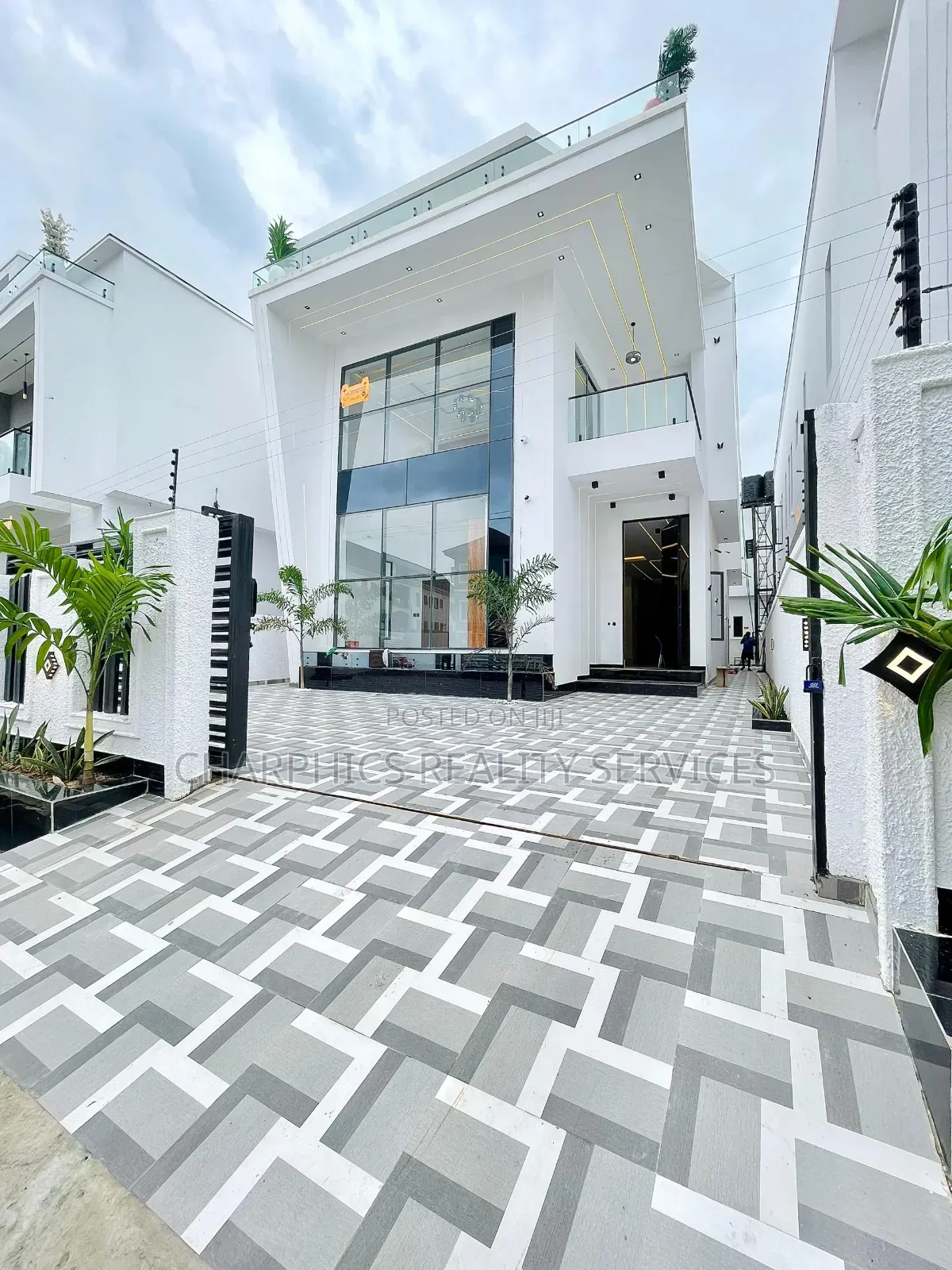 5bdrm Duplex in Ajah for sale in Ajah