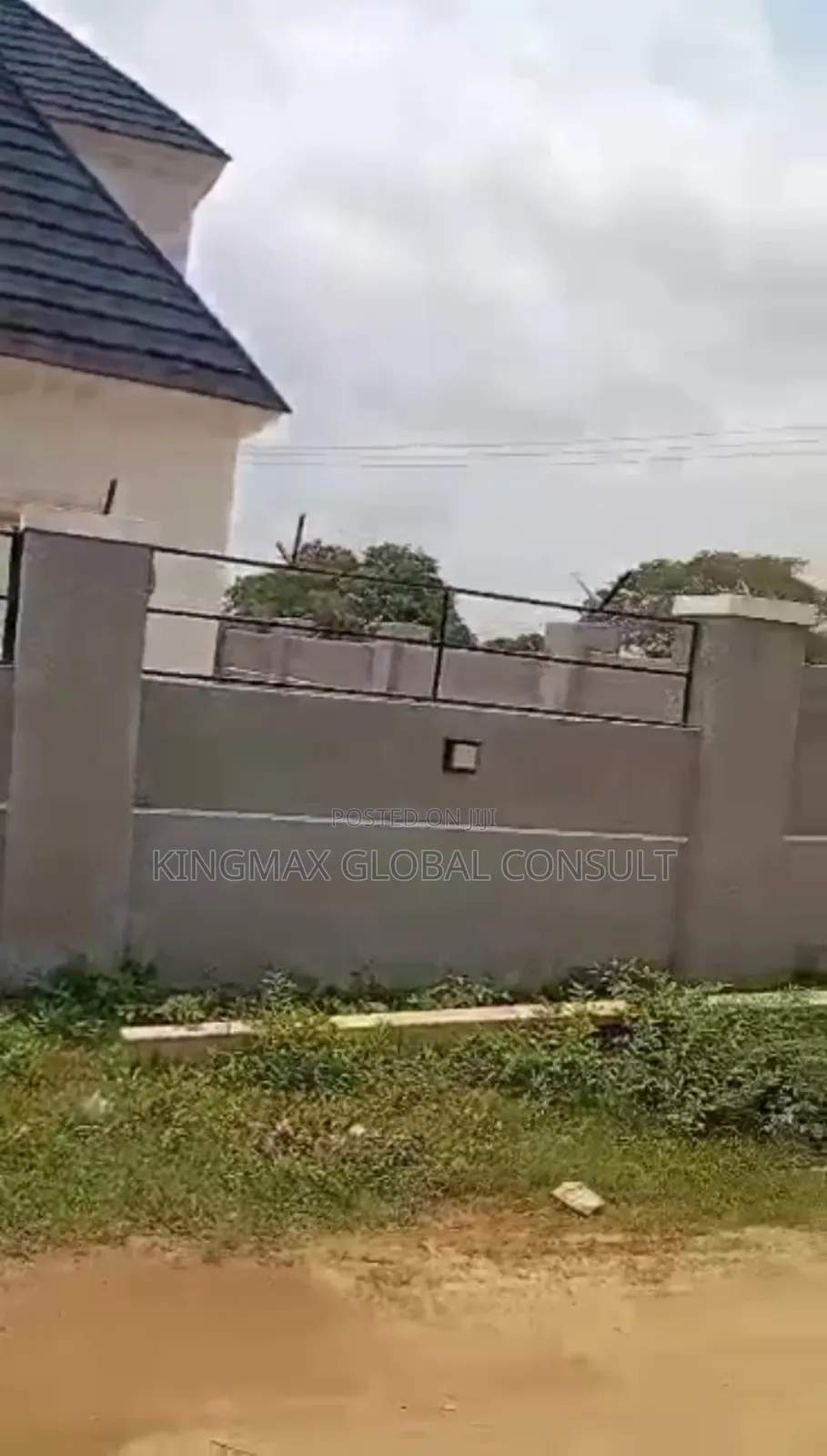 Furnished 4bdrm Duplex in Lugbe District for sale in Lugbe District