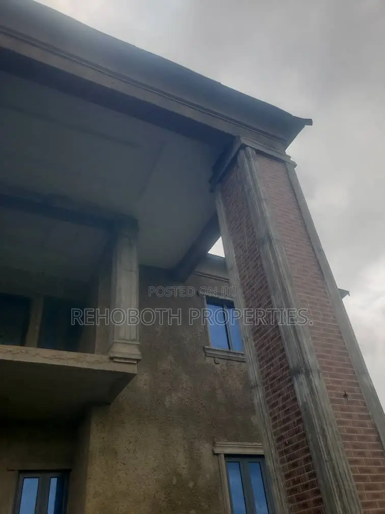 4bdrm Duplex in Abeese Elebu, Ibadan for sale in Ibadan